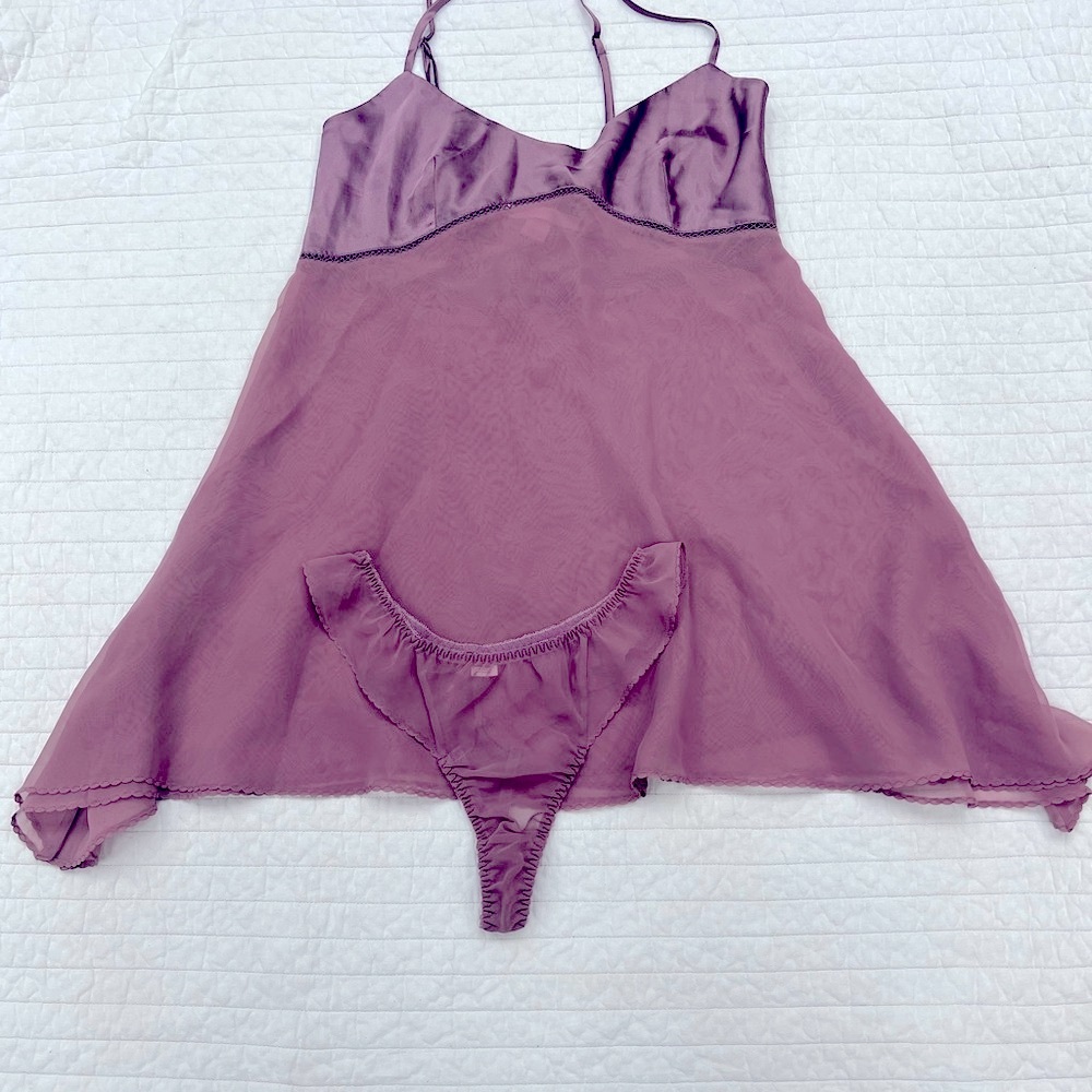 NWOT Victoria Secret Mauve Lingerie Set- medium